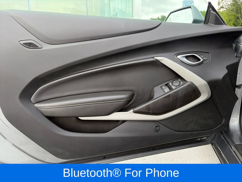 Used 2020 Chevrolet Camaro LT RWD image 17
