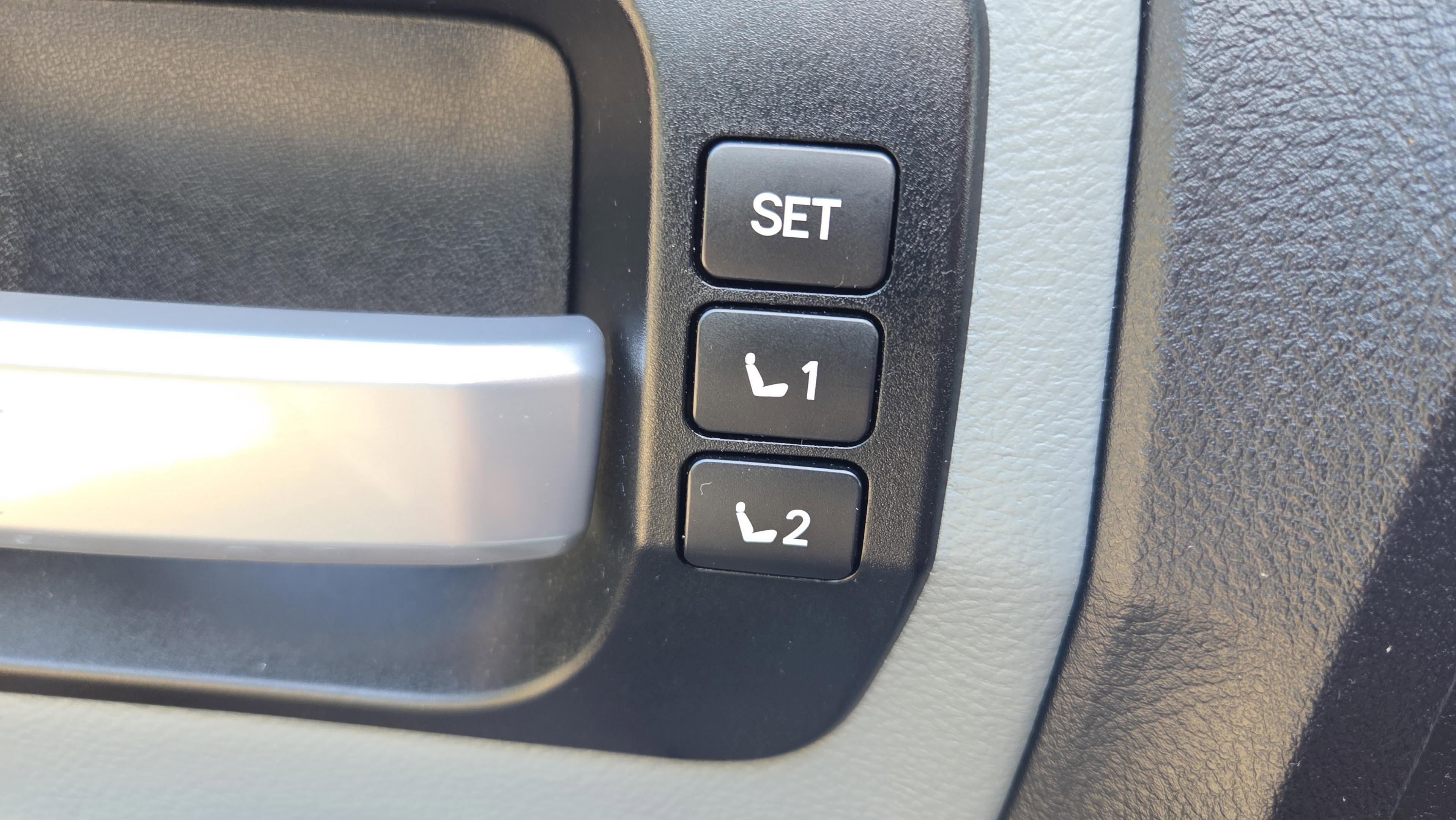 Used 2017 Toyota Sequoia Platinum image 35