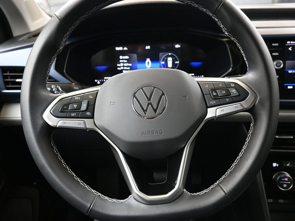 Certified 2024 Volkswagen Taos SE image 25