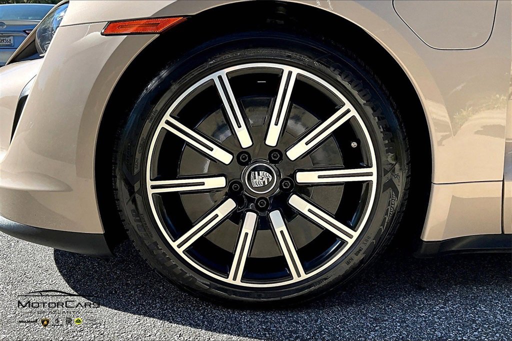 Used 2021 Porsche Taycan 4S image 10