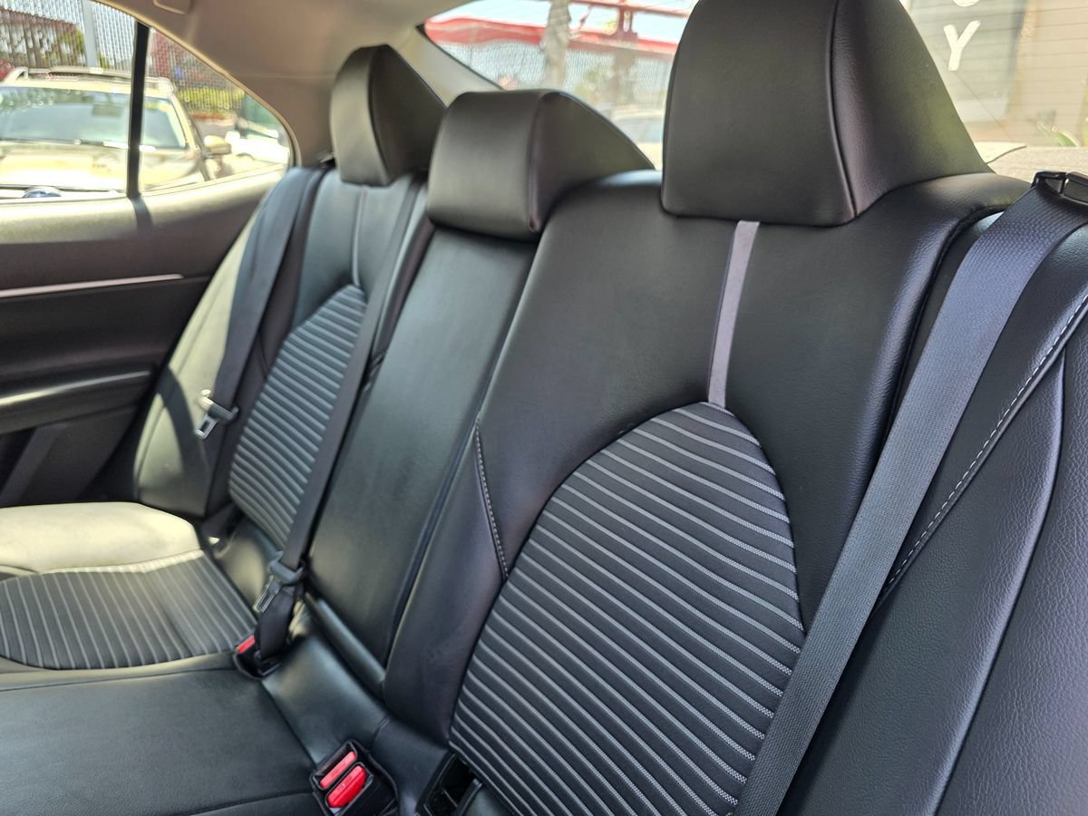 Used 2019 Toyota Camry SE FWD image 21