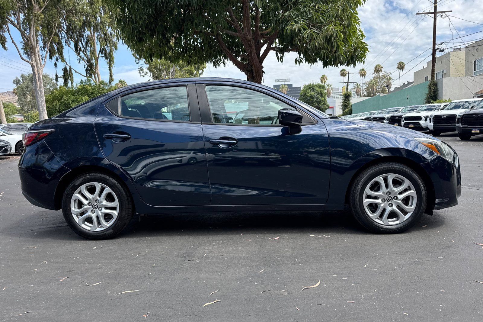 Used 2016 Scion iA FWD image 3