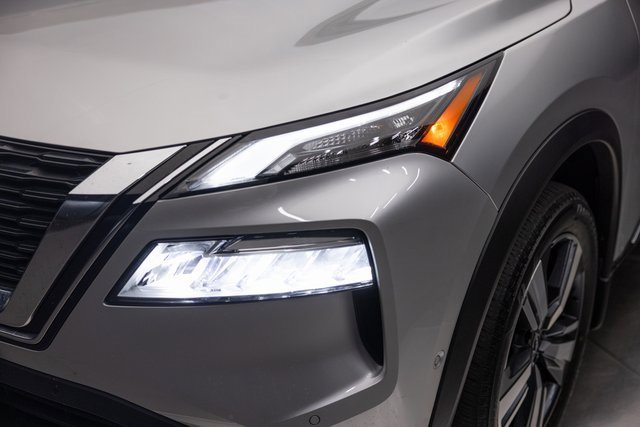 Used 2023 Nissan Rogue SL w/ SL Premium Package image 5