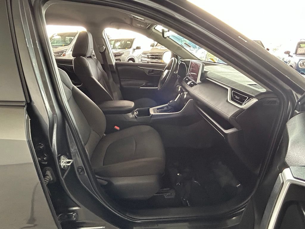 Used 2025 Toyota RAV4 LE FWD image 30