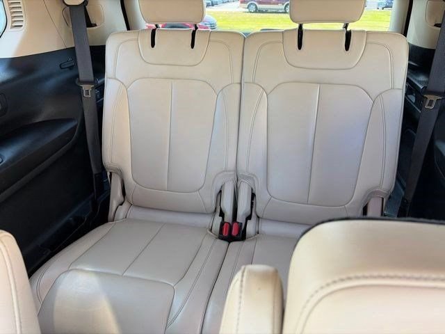 Used 2021 Jeep Grand Cherokee L Limited AWD/4WD image 36