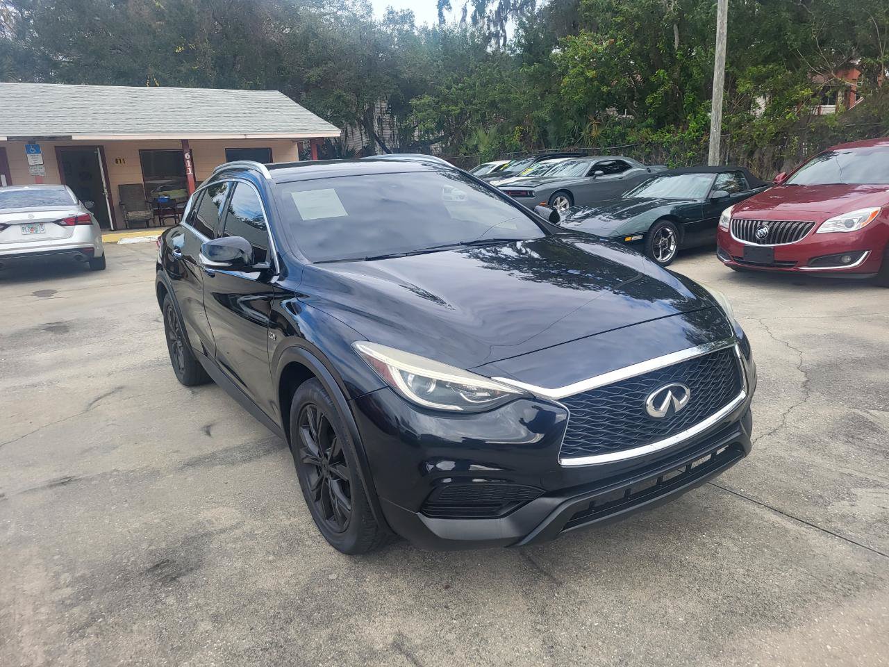 Used 2017 INFINITI QX30 AWD image 35