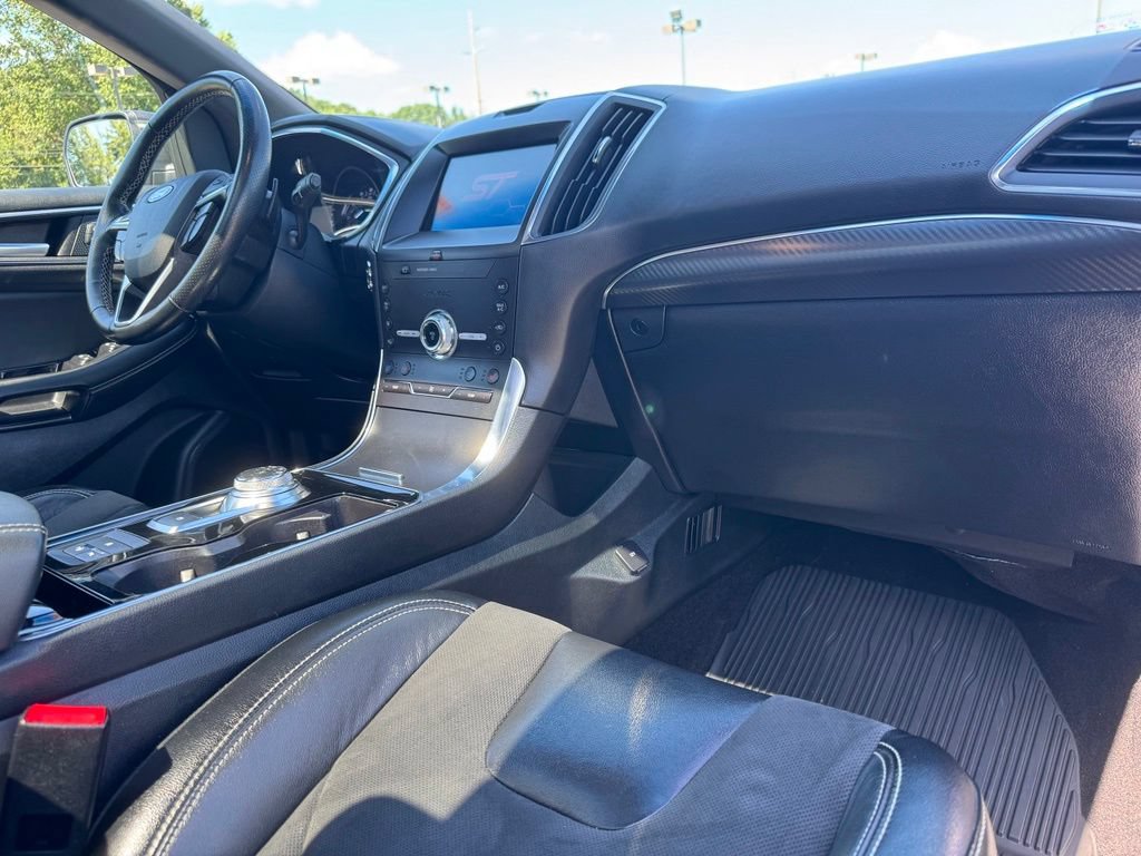 Certified 2020 Ford Edge ST w/ Equipment Group 401A AWD/4WD image 18