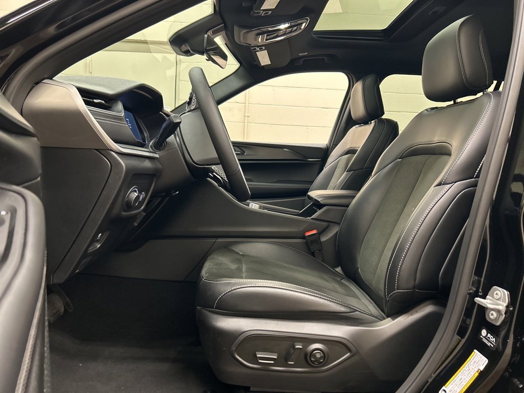 Used 2025 Jeep Grand Cherokee L Altitude image 7