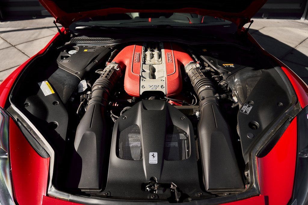 Used 2018 Ferrari 812 Superfast image 18