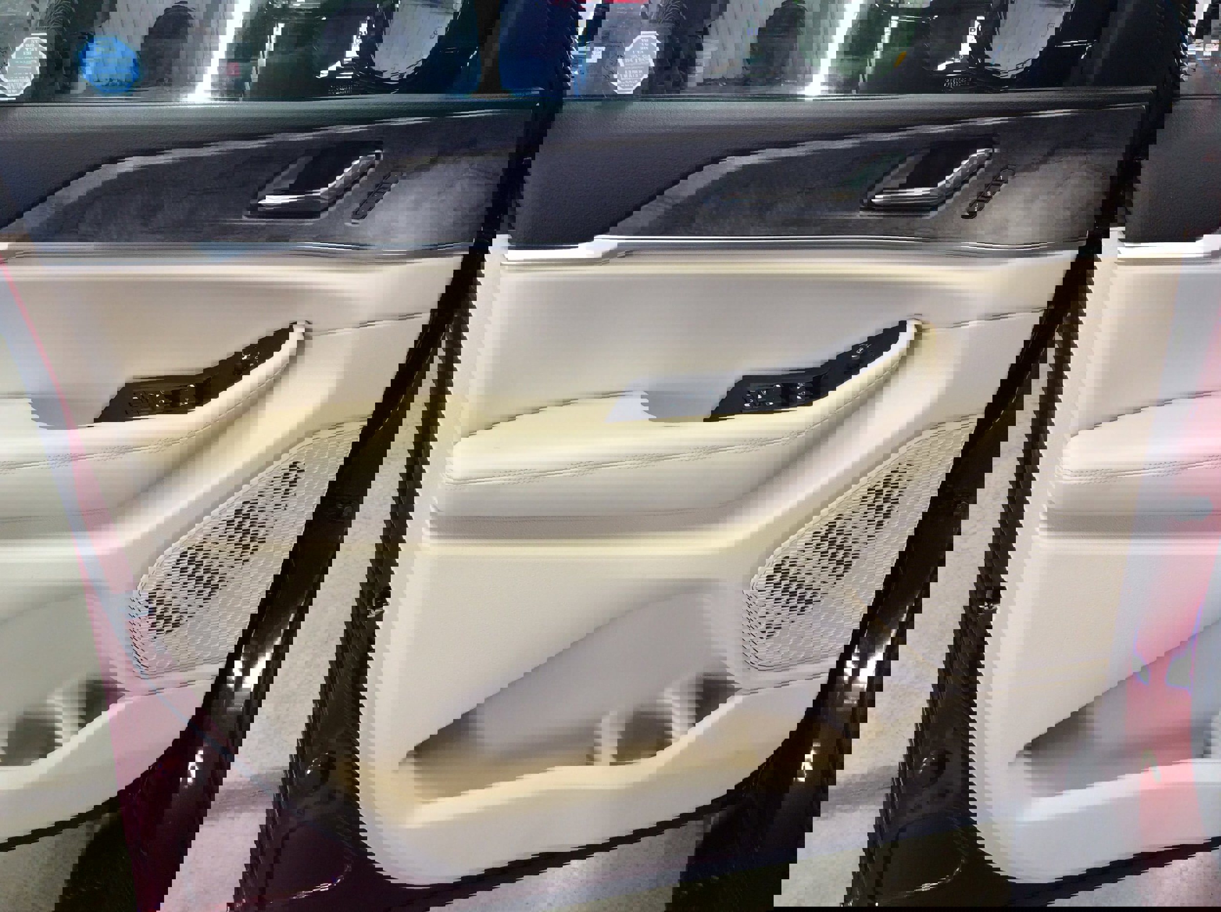 Used 2024 Jeep Grand Cherokee Limited image 13