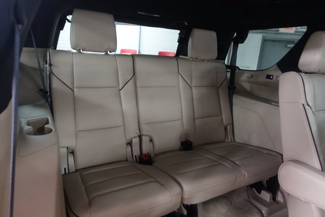 Used 2023 Cadillac Escalade Premium Luxury AWD/4WD image 31