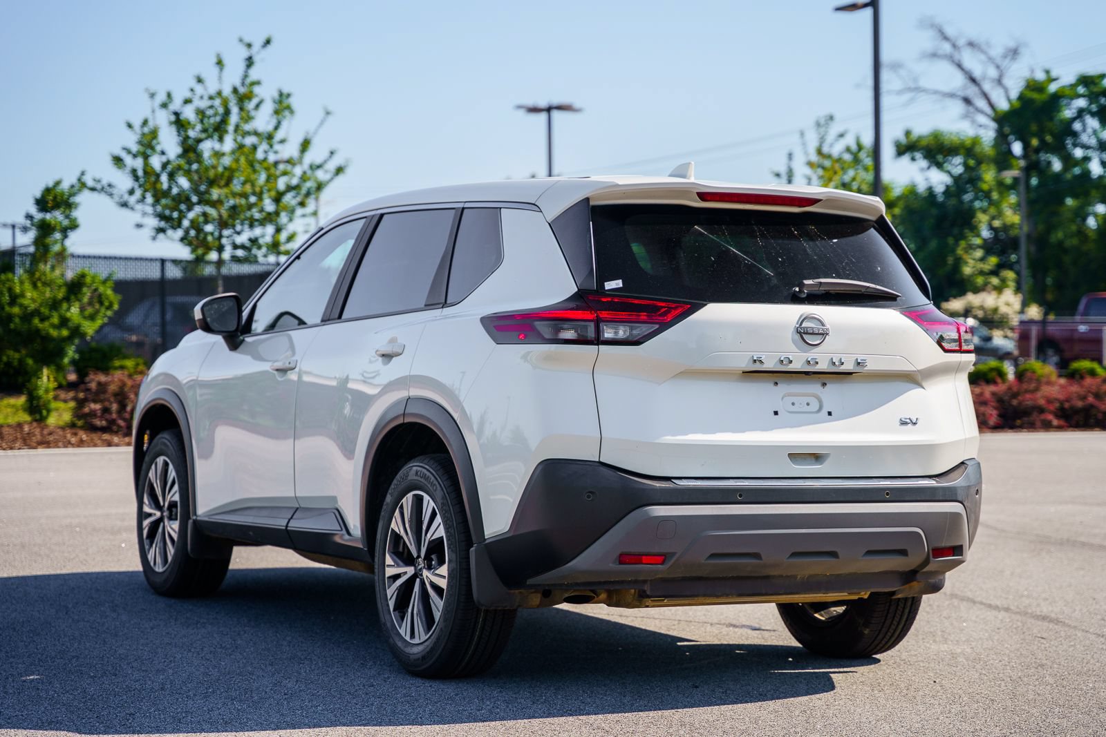 Used 2023 Nissan Rogue SV FWD image 5