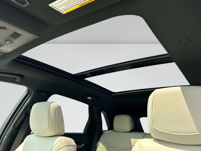 New 2026 Cadillac XT5 Sportv w/ LPO, Premium Carpet Package AWD/4WD image 9