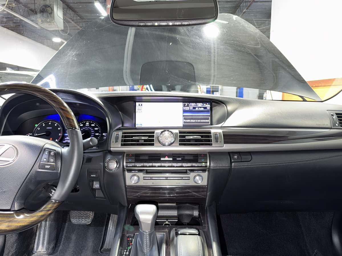 Used 2014 Lexus LS 460 w/ Comfort Package RWD image 19