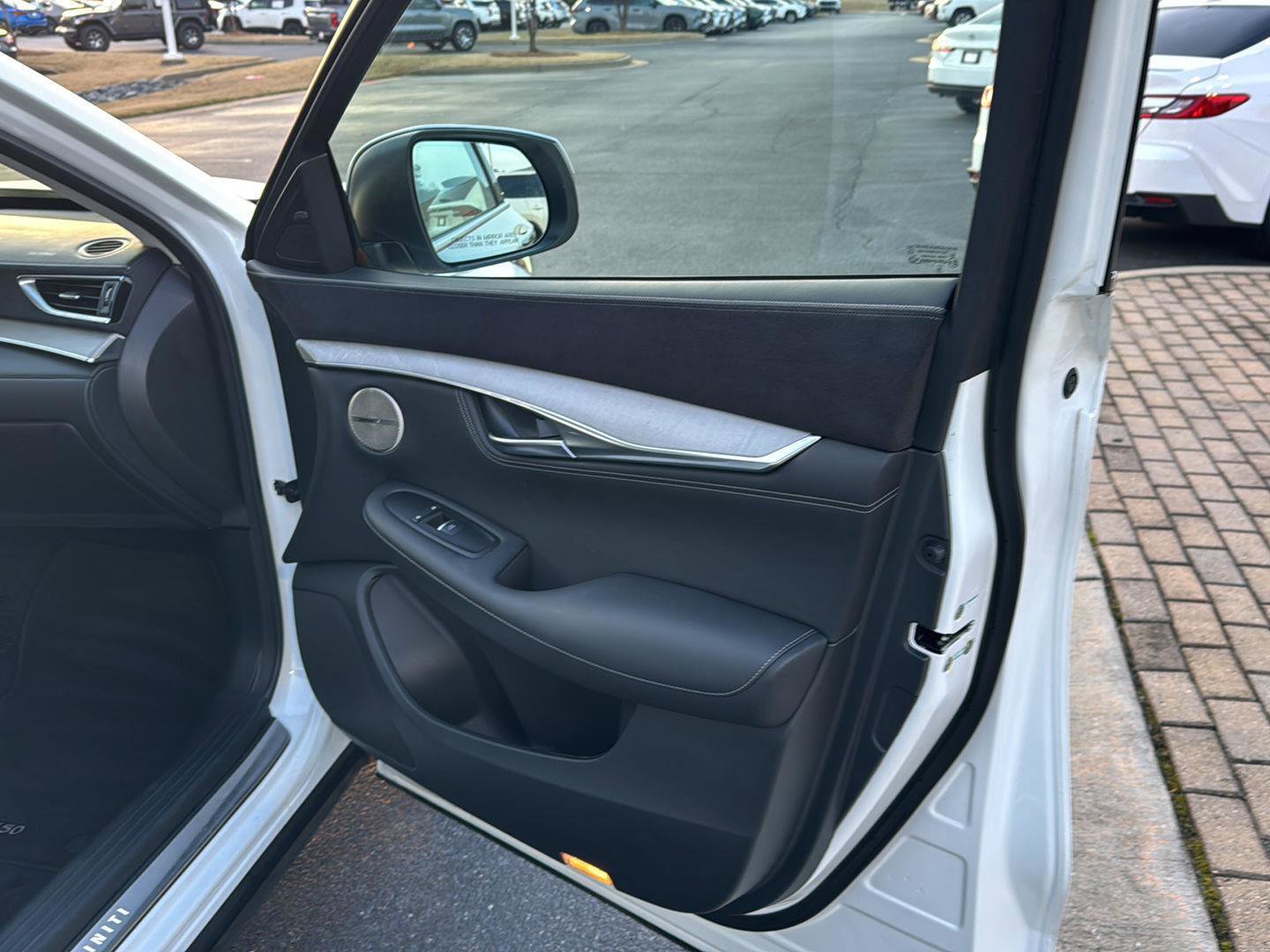 Used 2023 INFINITI QX50 Sensory w/ Accent Package image 12