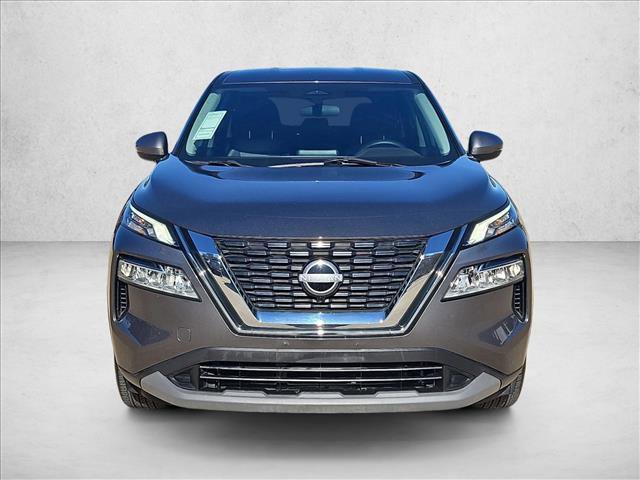 Used 2022 Nissan Rogue SV image 2