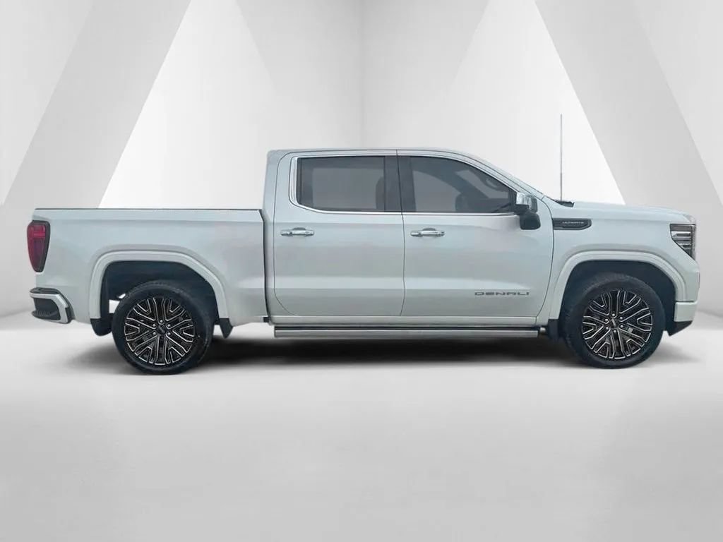 Used 2022 GMC Sierra 1500 Denali Ultimate AWD/4WD image 8