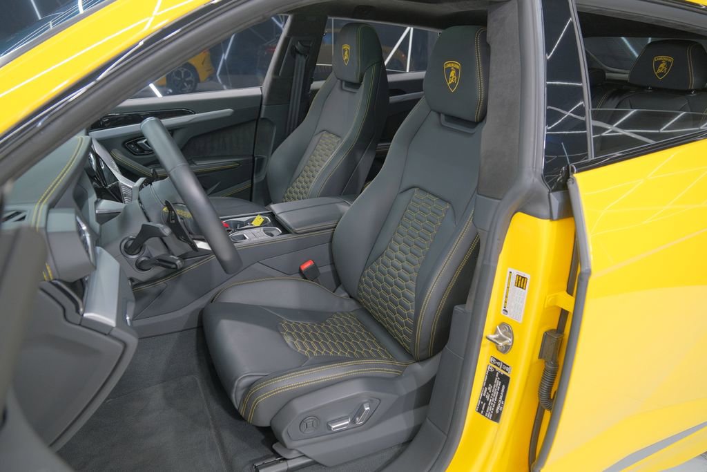 Used 2022 Lamborghini Urus image 23