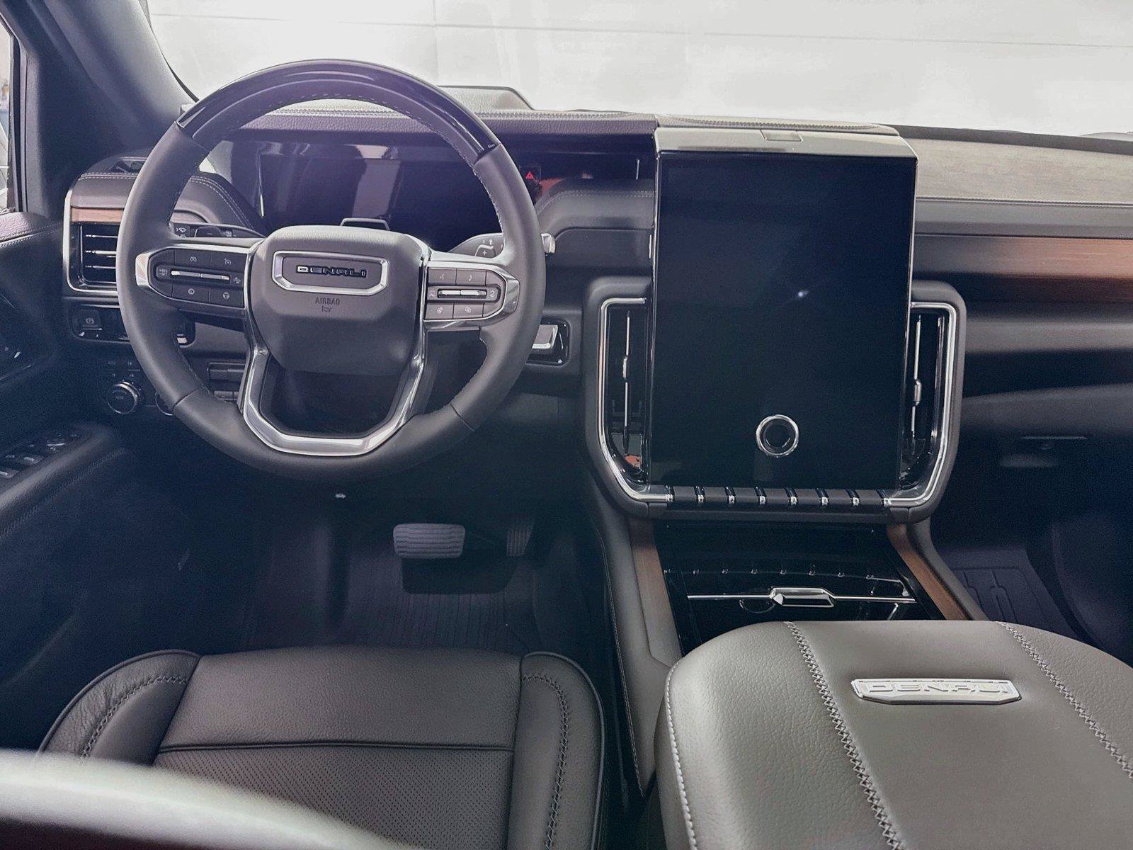 New 2027 GMC Yukon Denali w/ Advanced Technology Package AWD/4WD image 2