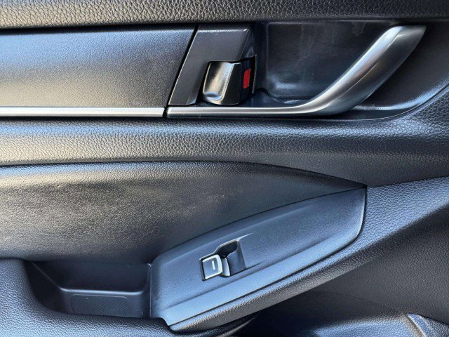 Used 2020 Honda Accord Sport image 32
