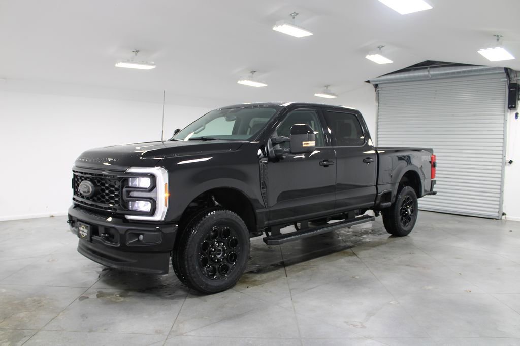 New 2026 Ford F250 Lariat w/ Black Appearance Package image 3