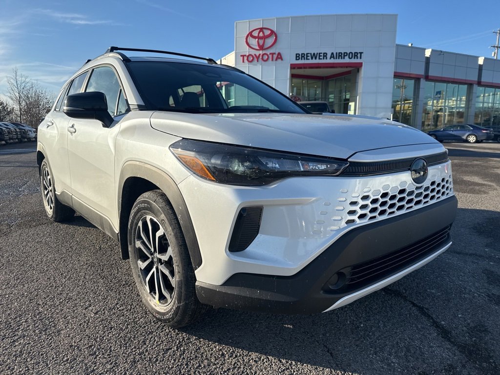 New 2026 Toyota Corolla Cross SE video 2