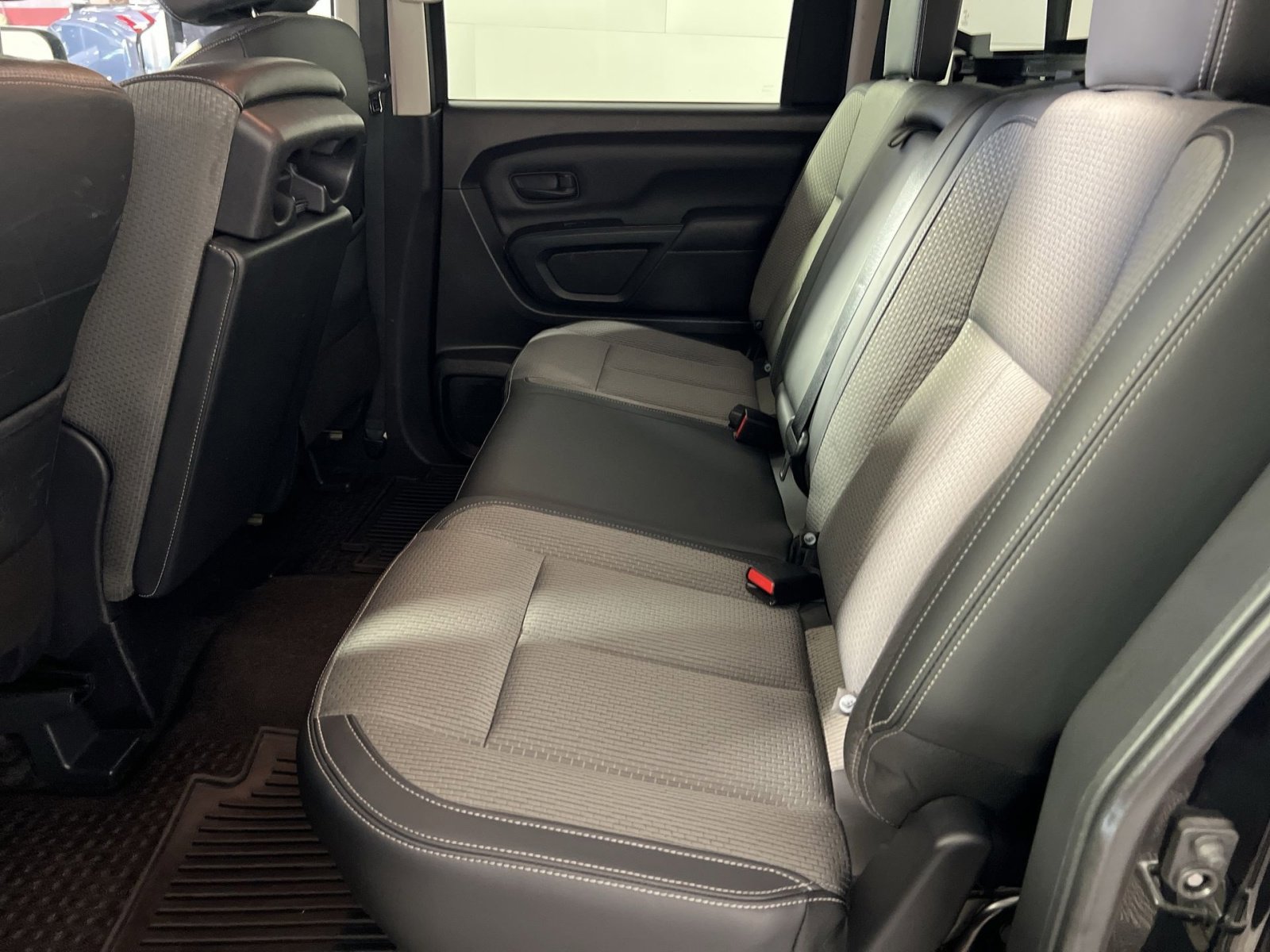 Used 2021 Nissan Titan S image 25