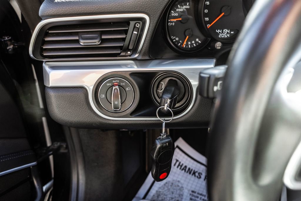 Used 2018 Porsche 911 Carrera image 18