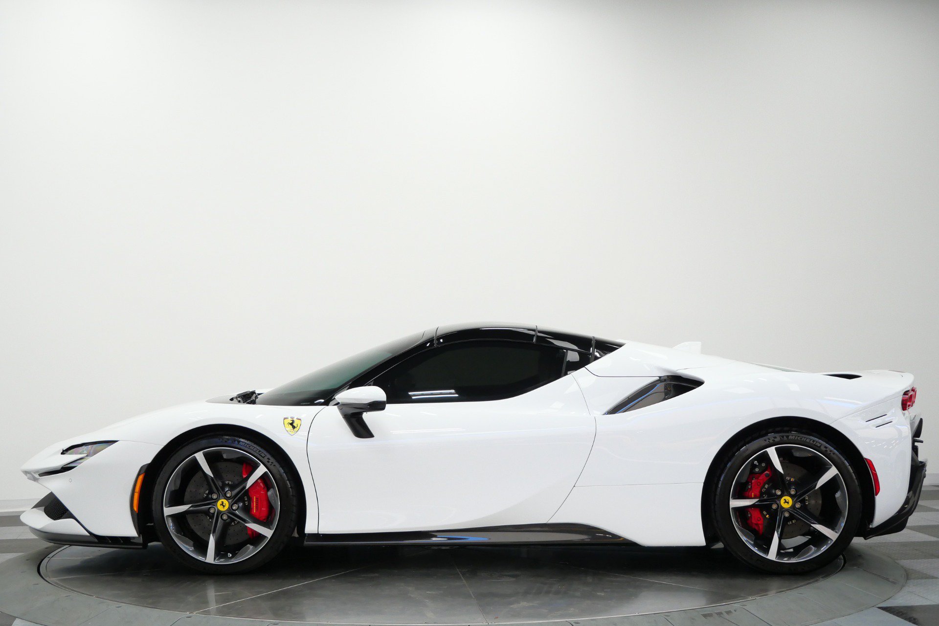 Used 2025 Ferrari SF90 Spider AWD/4WD image 6