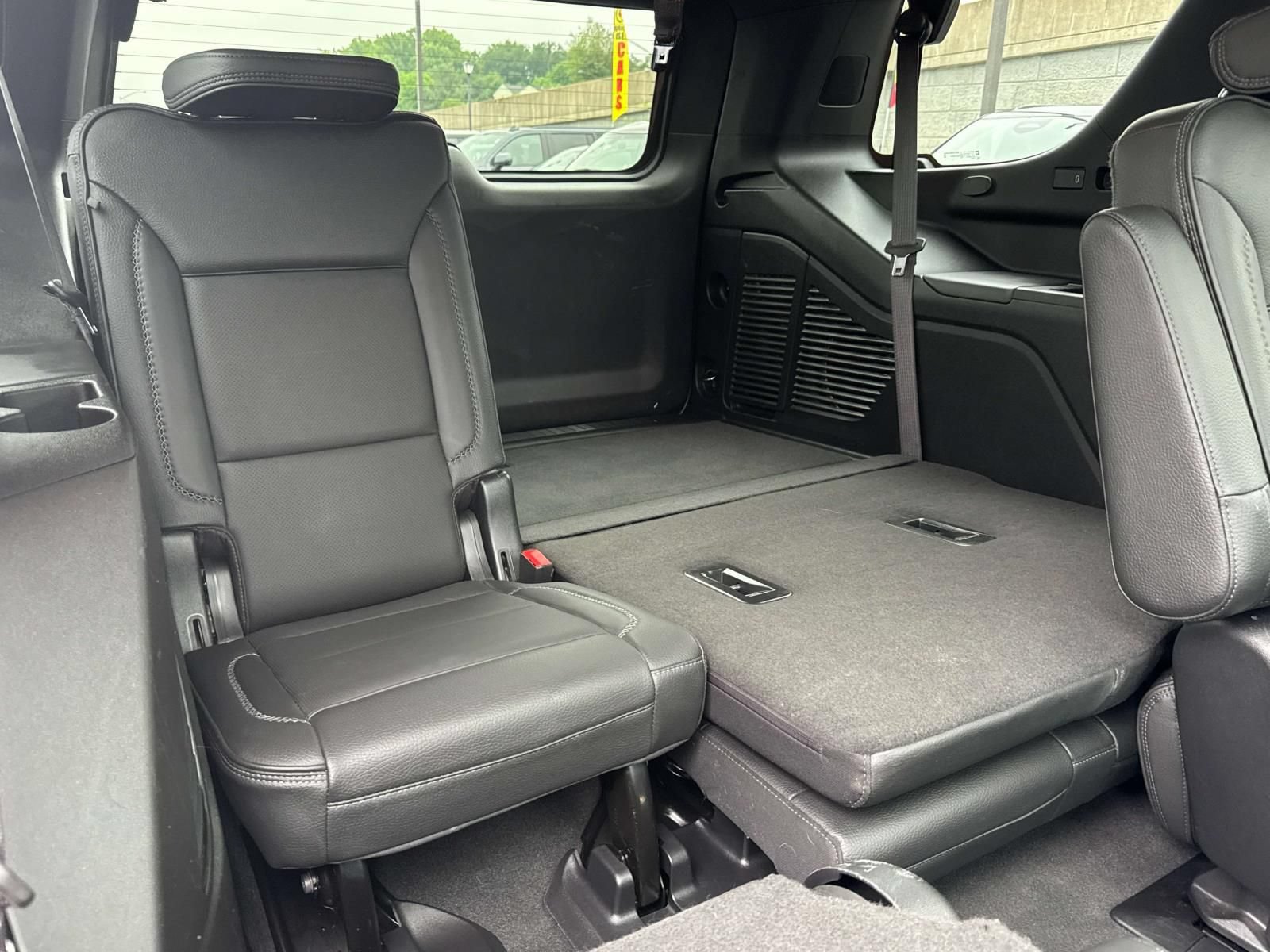Used 2022 GMC Yukon Denali w/ Denali Premium Package AWD/4WD image 6