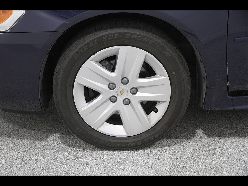 Used 2010 Chevrolet Impala LS FWD image 18