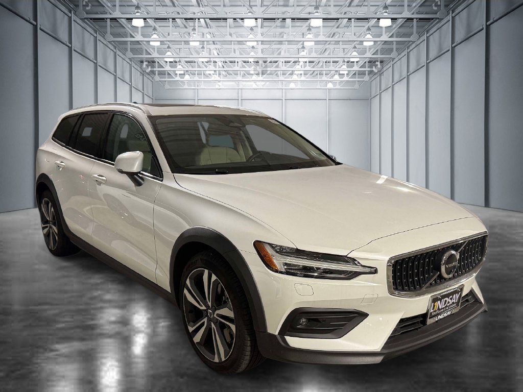 Used 2026 Volvo V60 B5 Cross Country Plus w/ Protection Package Premier