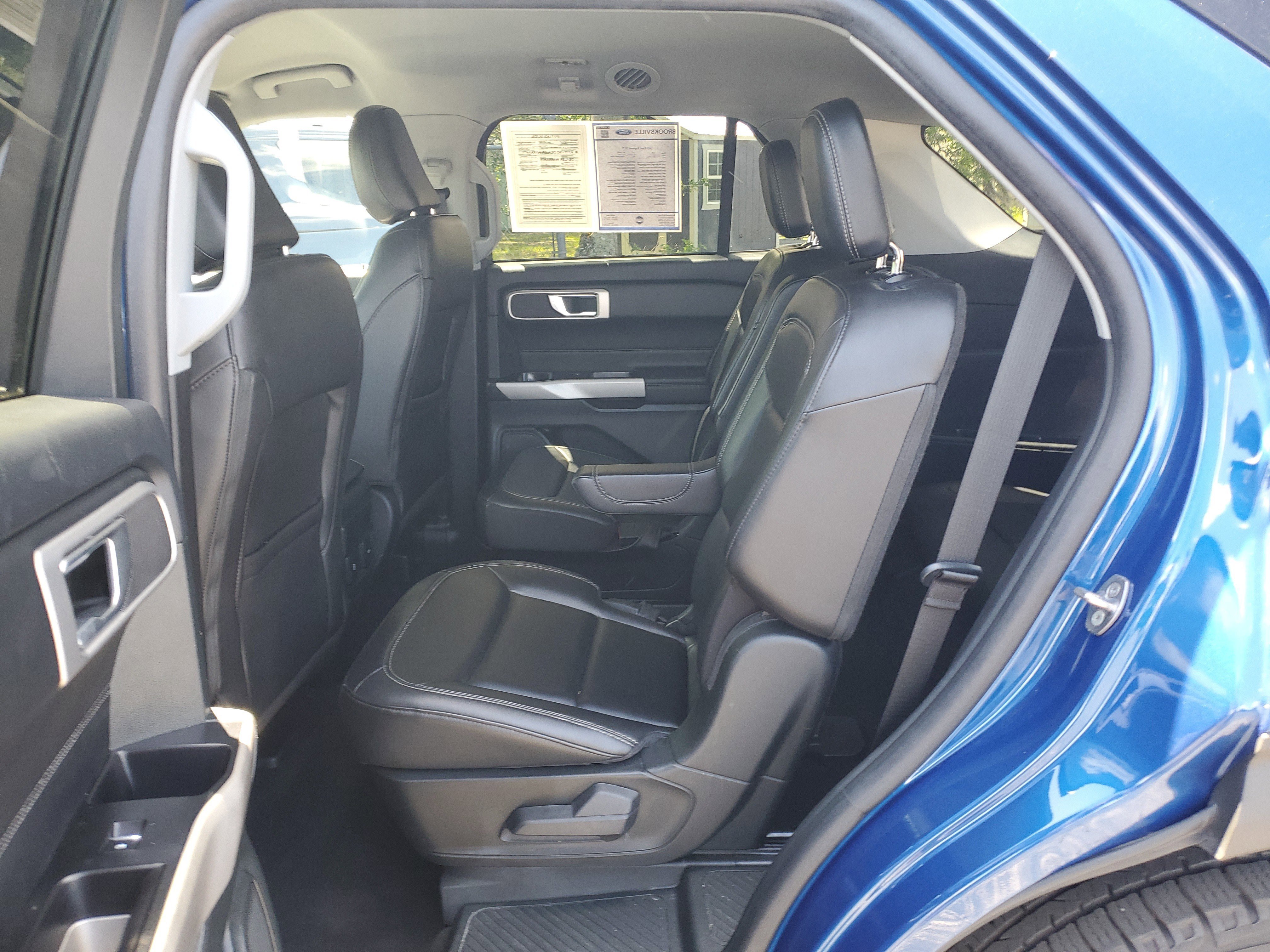 Used 2023 Ford Explorer XLT w/ Equipment Group 202A RWD image 20