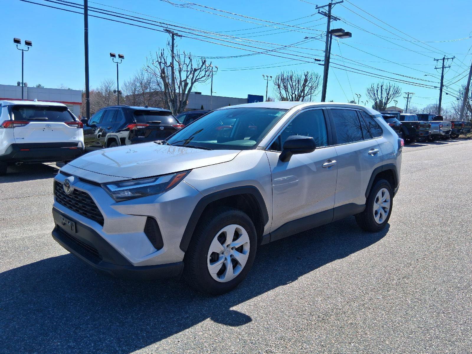Used 2025 Toyota RAV4 LE image 3