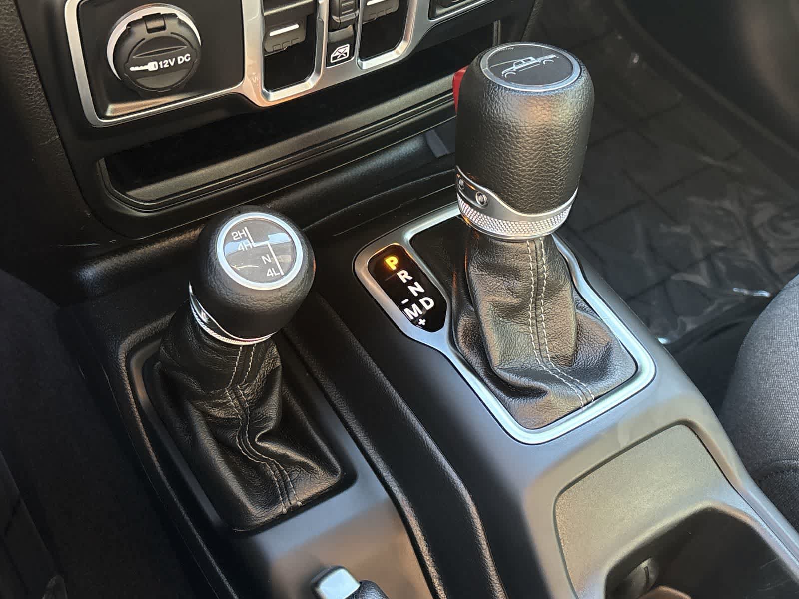 Used 2025 Jeep Gladiator Sport AWD/4WD image 22