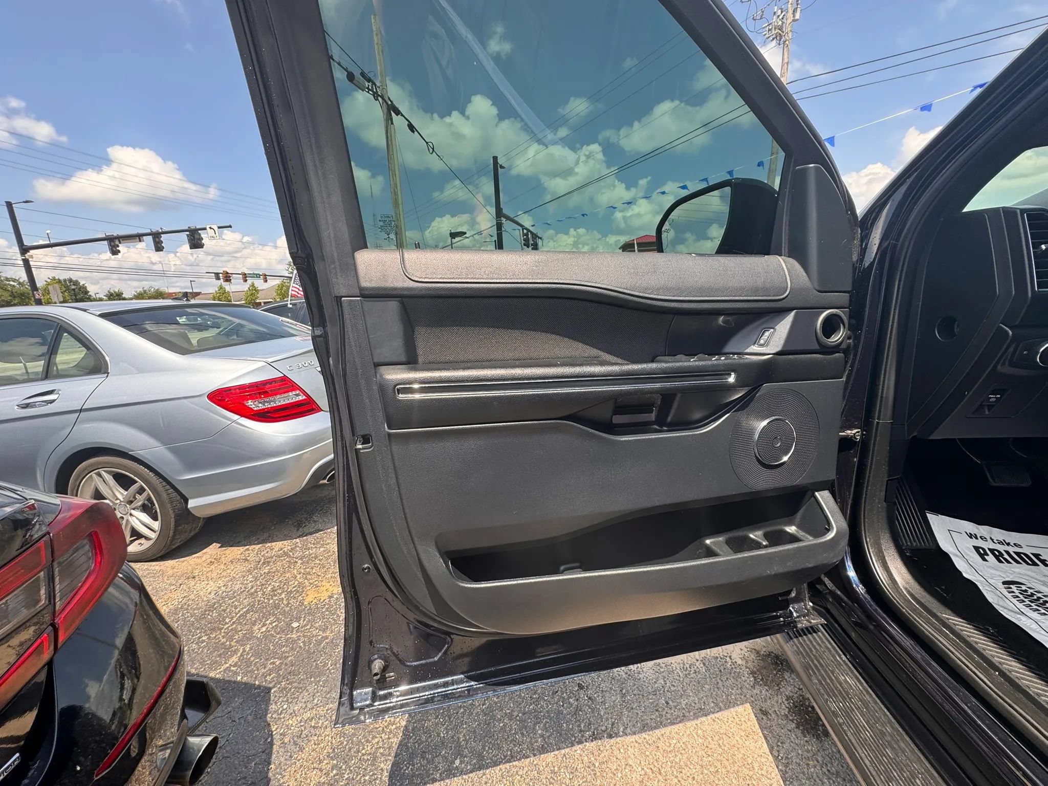 Used 2021 Ford Expedition XL AWD/4WD image 12
