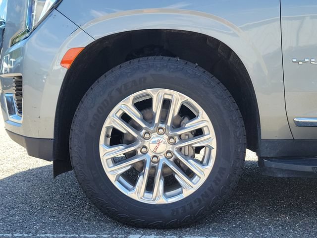 Certified 2023 GMC Yukon SLT w/ SLT Luxury Package AWD/4WD image 6