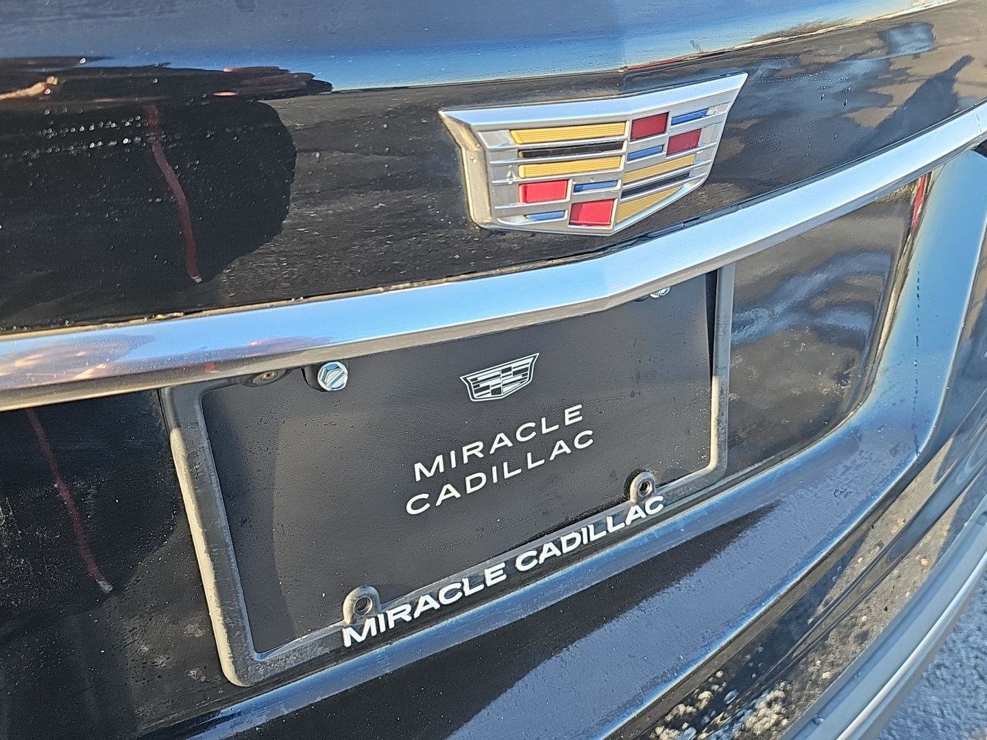 Used 2018 Cadillac XT5 Luxury w/ Driver Awareness Package image 38