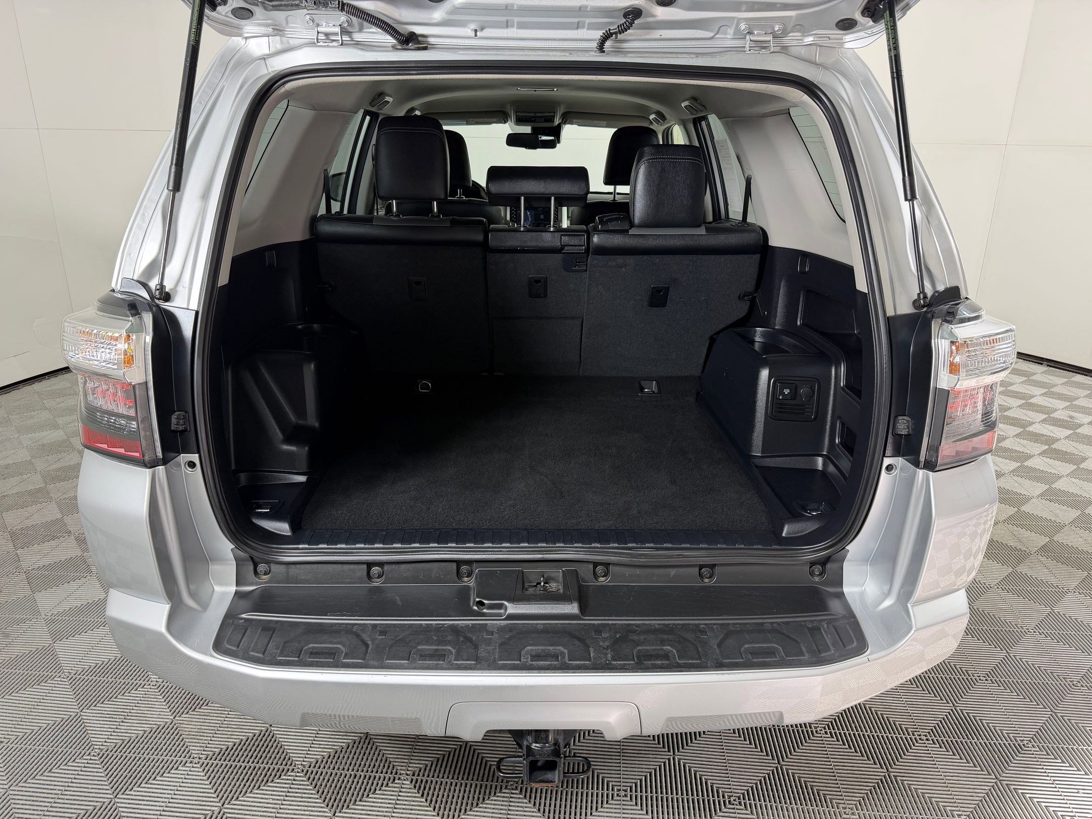 Certified 2024 Toyota 4Runner SR5 Premium image 31