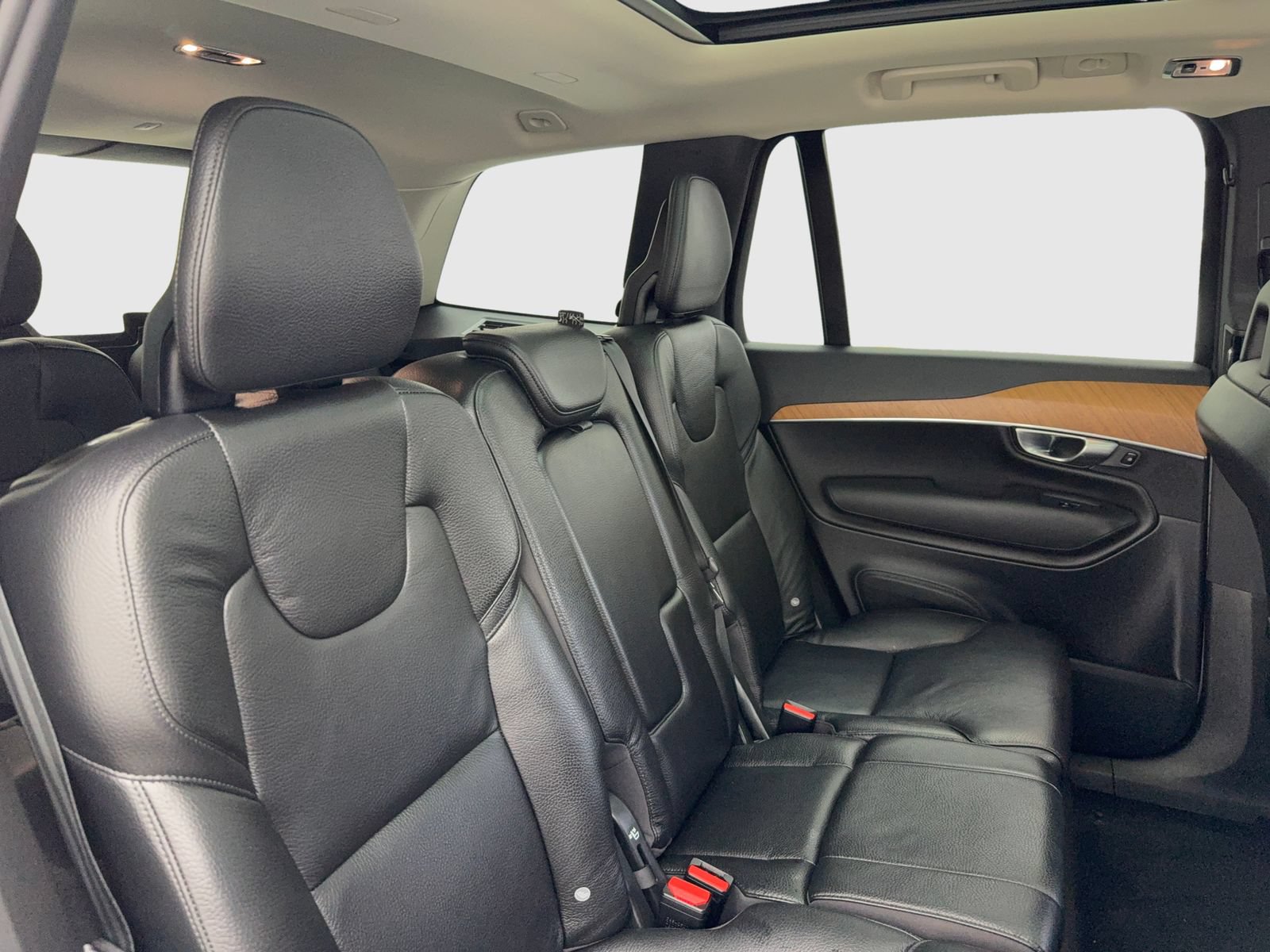 Used 2021 Volvo XC90 T6 Momentum w/ Advanced Package AWD/4WD image 44