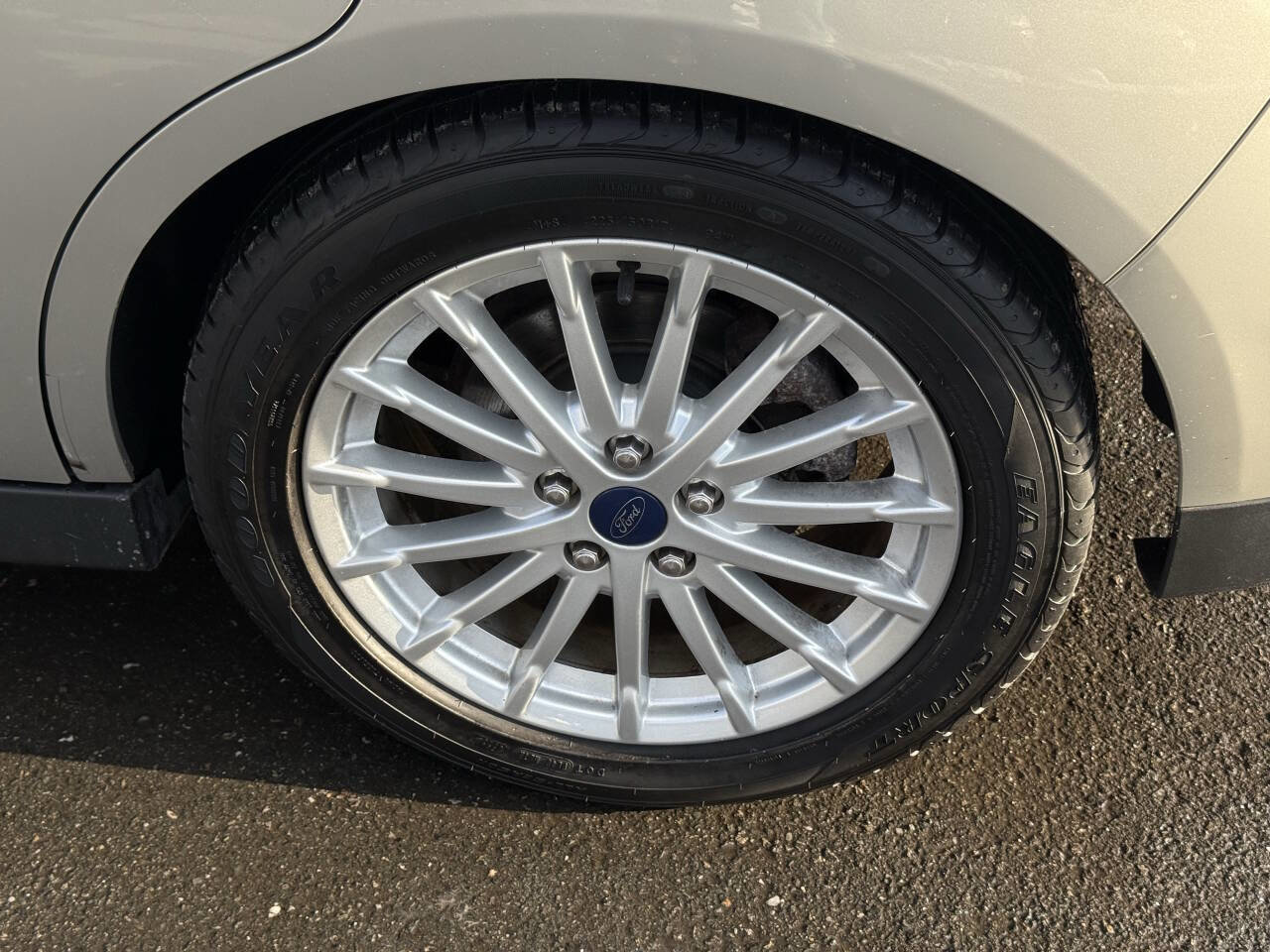 Used 2015 Ford C-MAX SE image 32