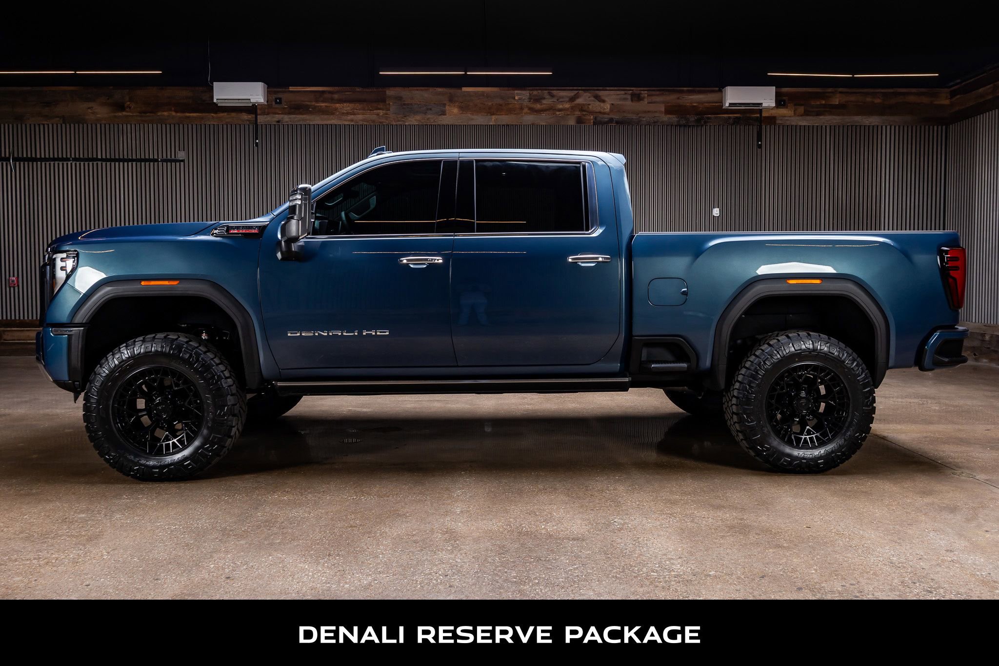 Used 2025 GMC Sierra 2500 Denali w/ Denali Reserve Package image 6