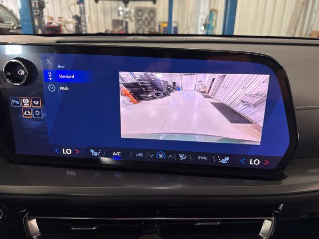 New 2027 Chevrolet Traverse LT w/ LPO, Floor Liner Package AWD/4WD image 25