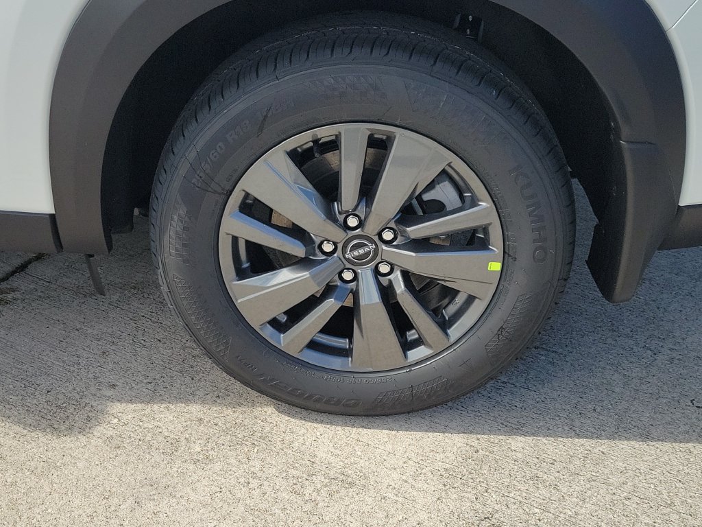 New 2026 Nissan Pathfinder SV FWD image 4