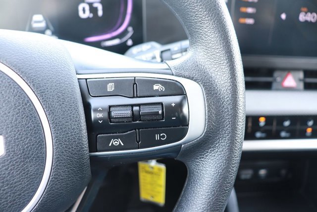 Used 2025 Kia Sportage LX image 18