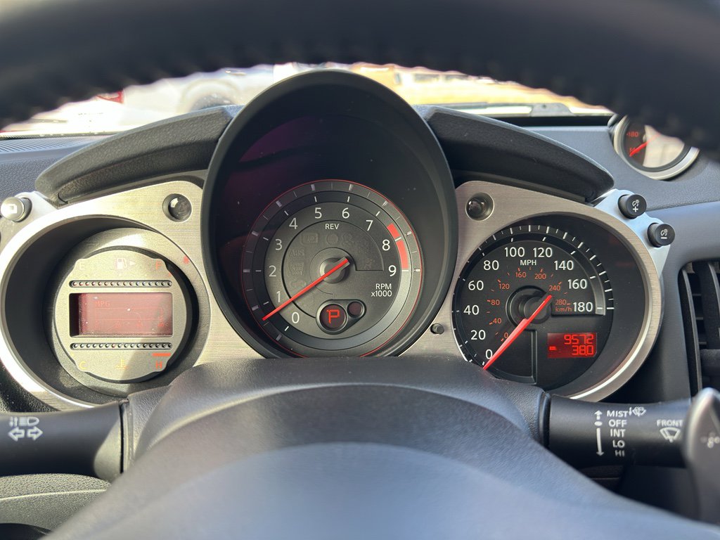 Used 2016 Nissan 370Z Touring image 17