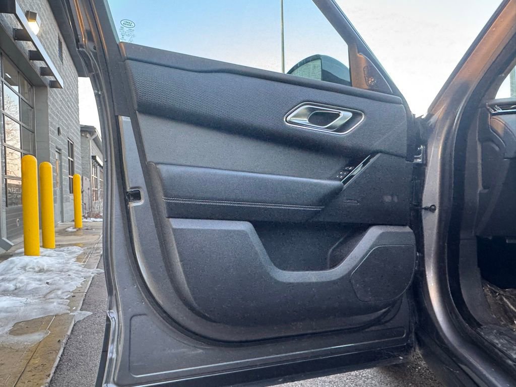 Used 2020 Land Rover Range Rover Velar S image 31