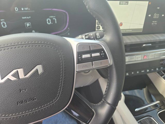 Used 2025 Kia Telluride EX image 16