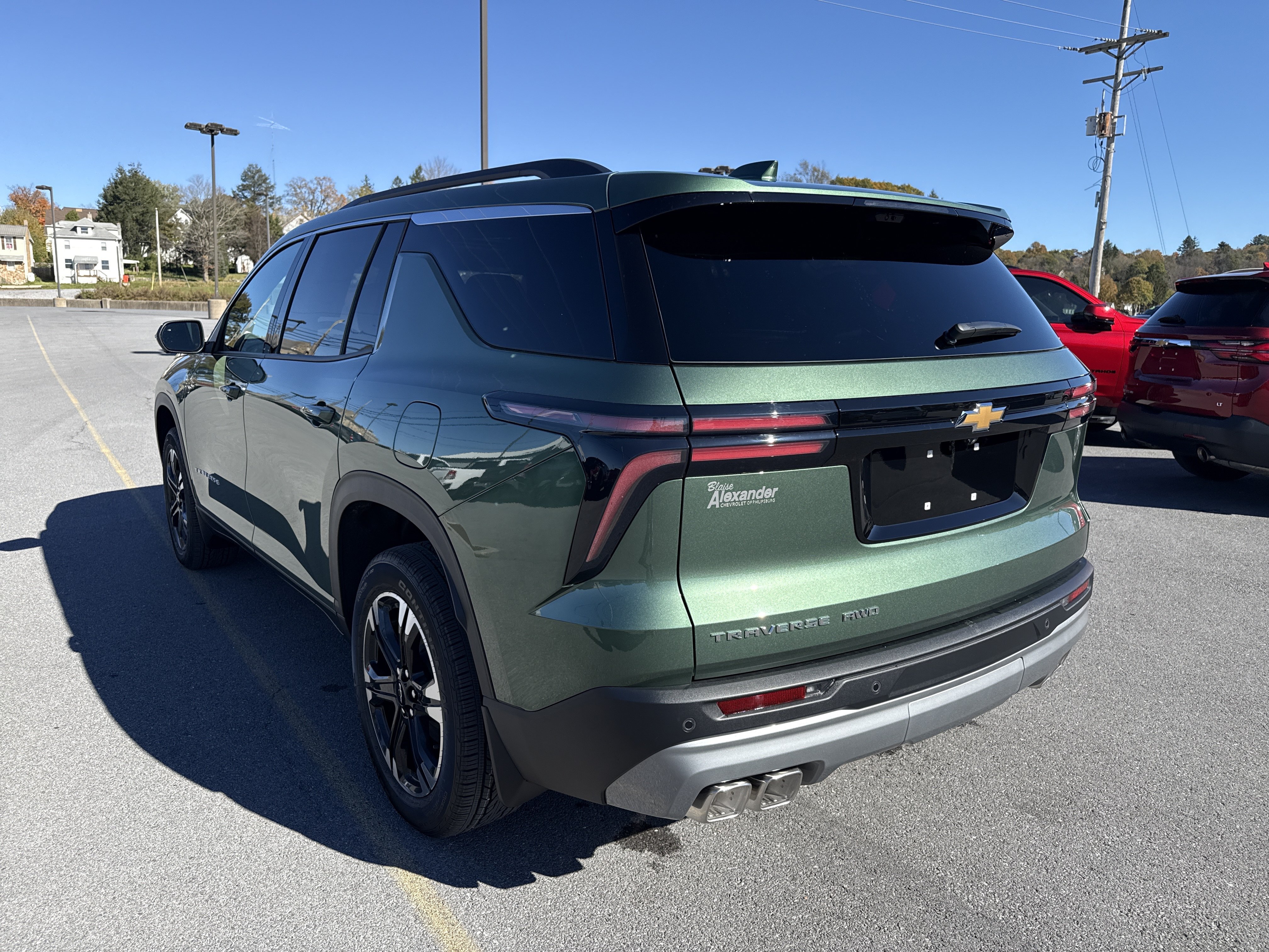 New 2027 Chevrolet Traverse LT w/ Sun and Wheel Package AWD/4WD image 4