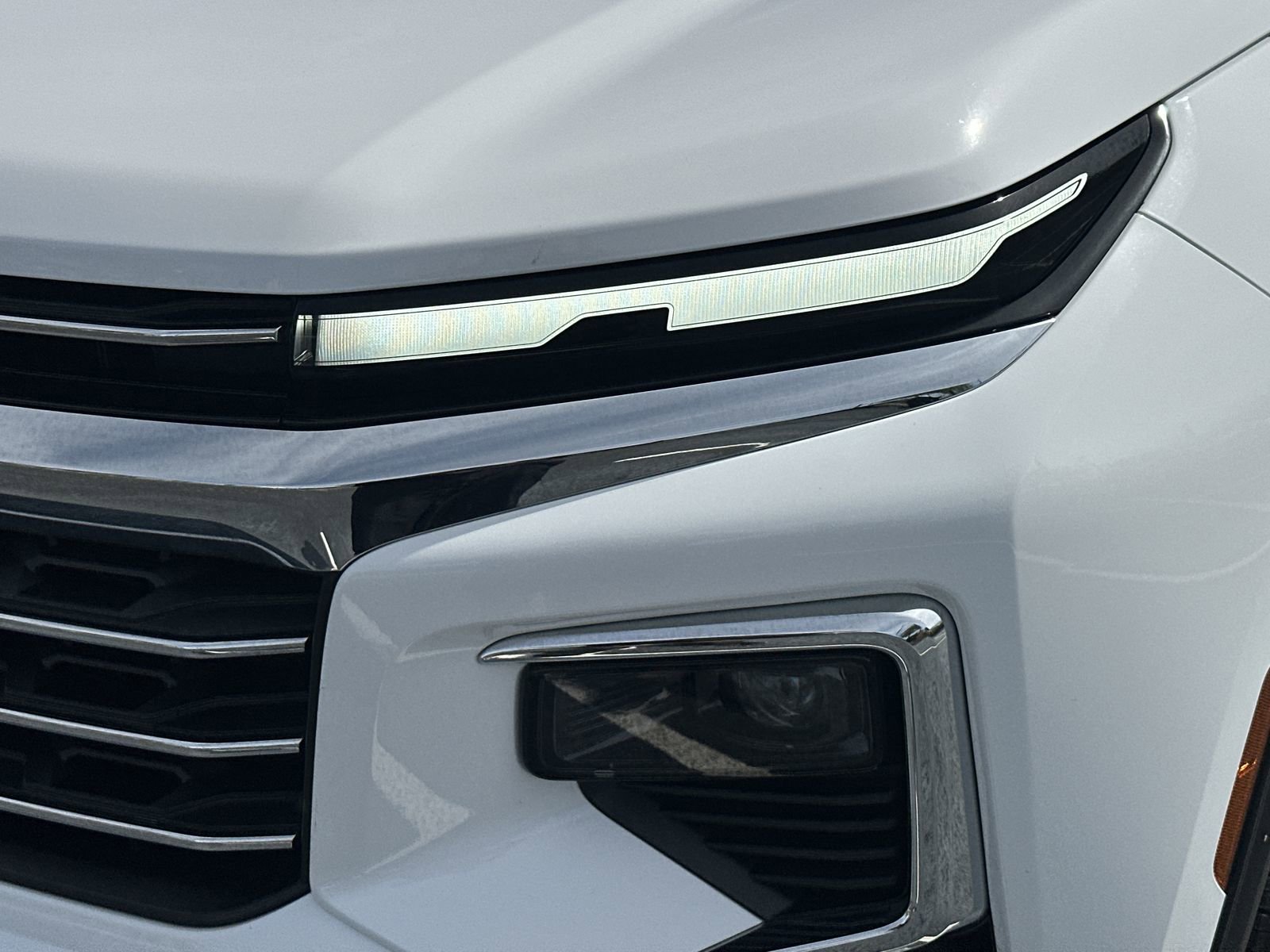 Used 2025 Chevrolet Traverse LT FWD image 11